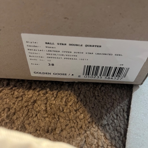 Golden Goose Ballstar Size 38 comes with box and receipt - Picture 3 of 6